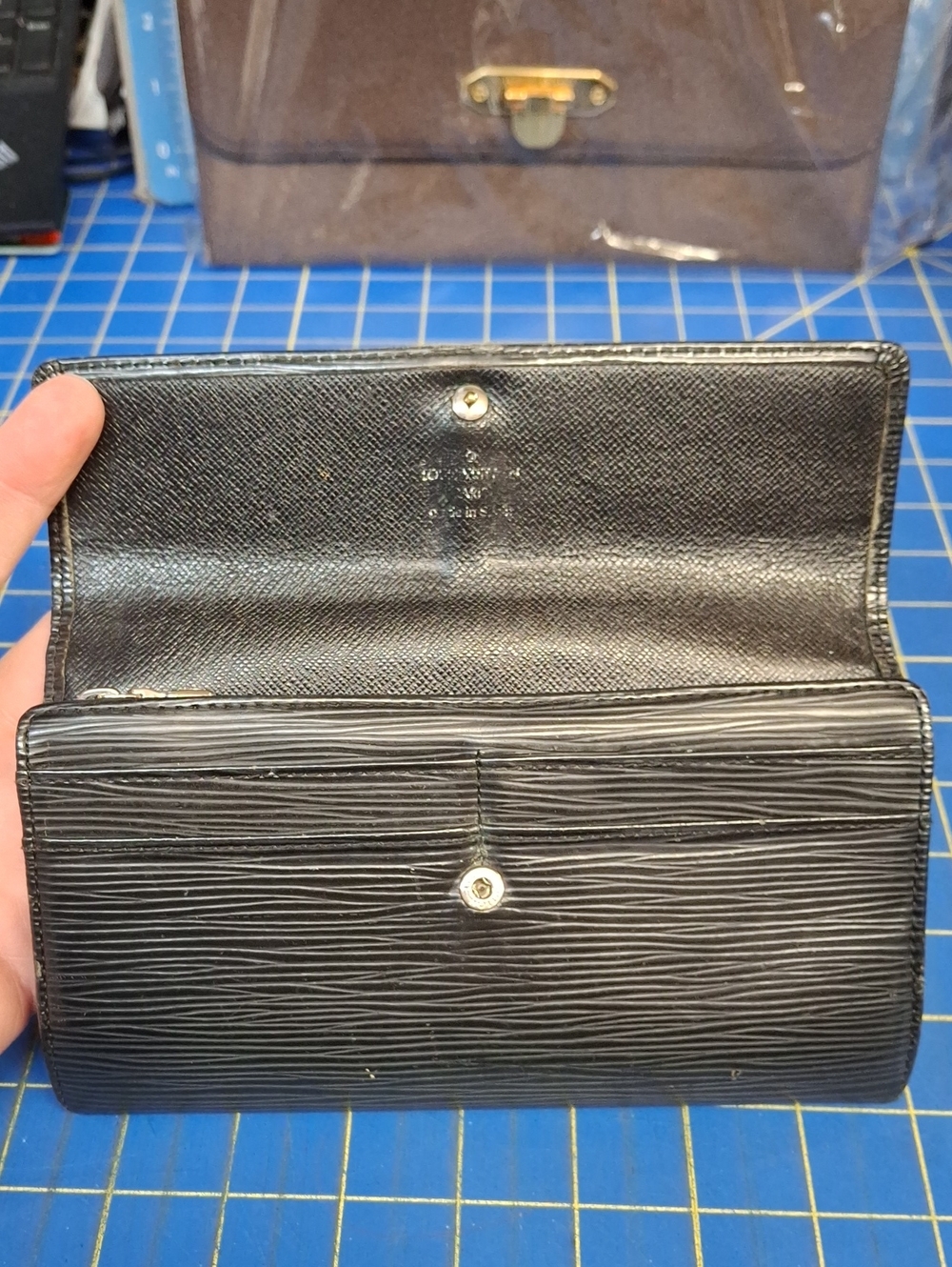Louis Vuitton Epi Leather llLong Wallet 7x4x1 Preloved - Picture 5 of 16